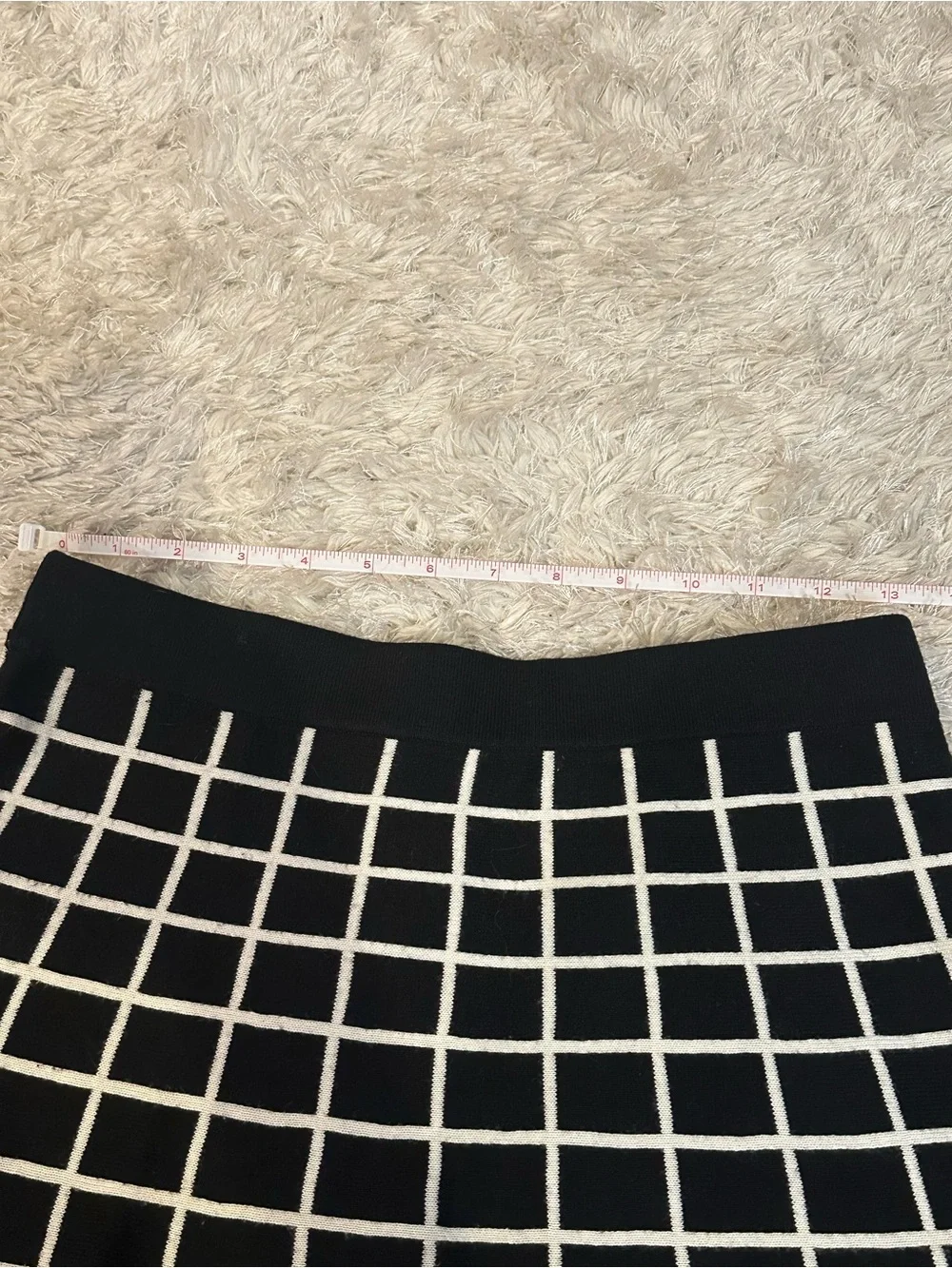 Ann Taylor Black and White Pattern Skater A-Line Skirt - Small Mark - Petite